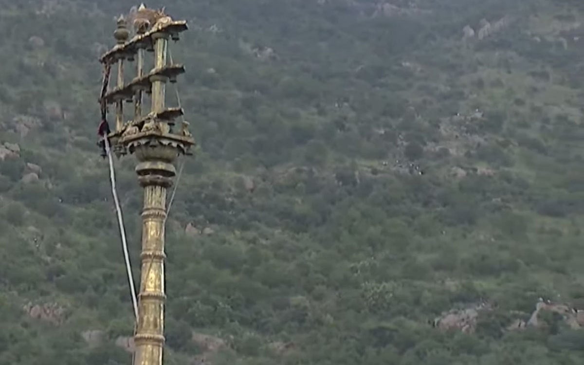 திருவண்ணாமலையில் ஒளிரும் மகாதீபம் - புகைப்படங்கள்