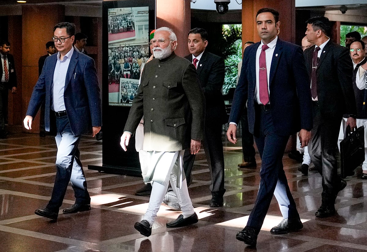 நாடாளுமன்றத்தில் இன்று