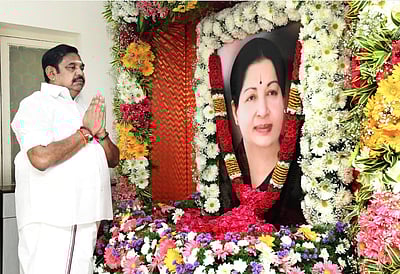 ஜெயலலிதா பிறந்தநாள்: திருவுருவப் படத்திற்கு  எடப்பாடி பழனிசாமி மலர்தூவி மரியாதை