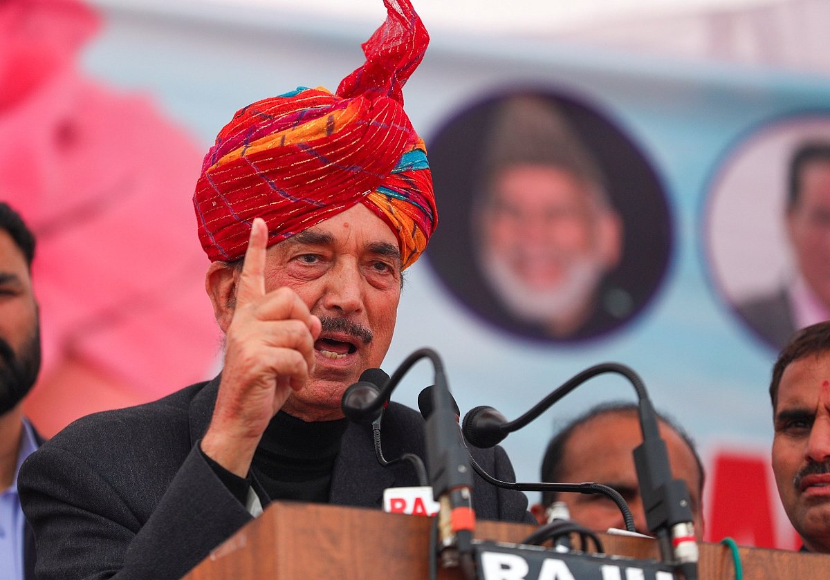 மக்களவைத் தேர்தலில் போட்டியிடப் போவதில்லை: குலாம் நபி ஆசாத்