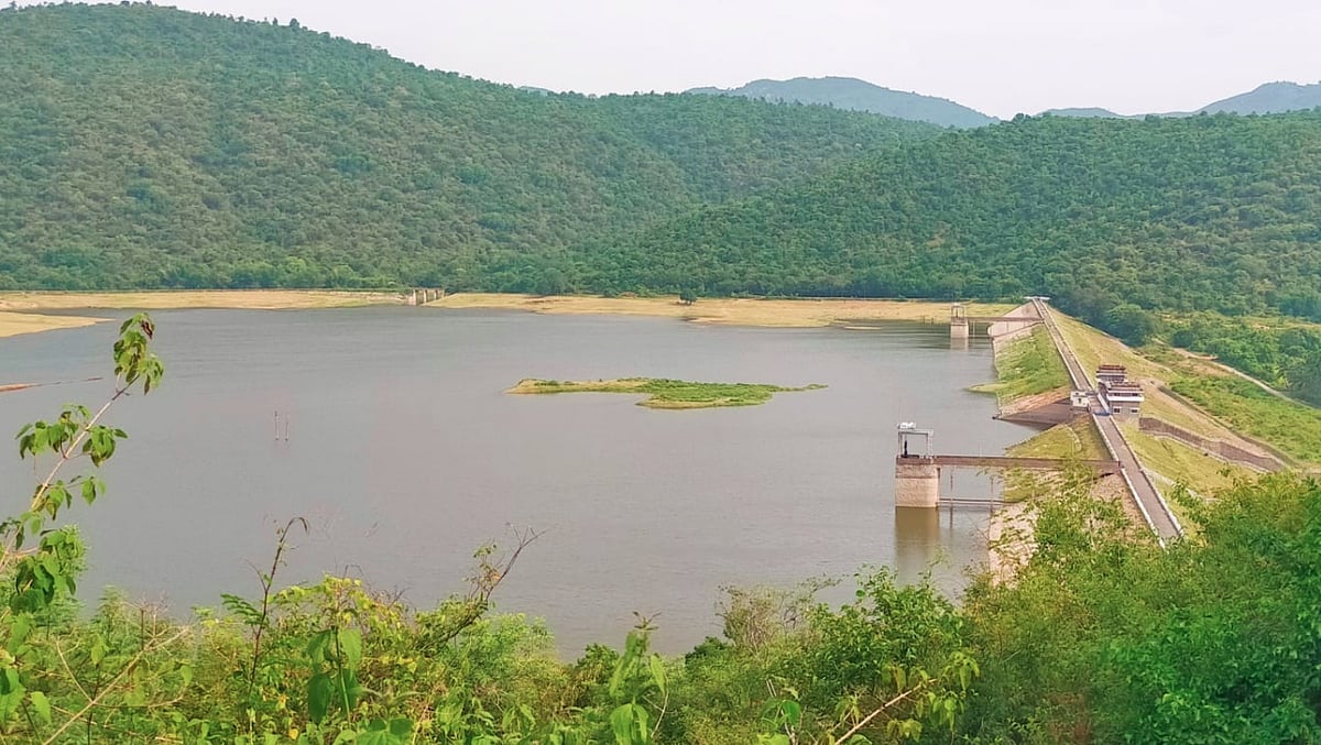 கரியக்கோயில் அணை பாசனத்திற்கு திறப்பு: விவசாயிகள் மகிழ்ச்சி