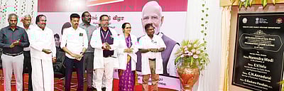 அரசு மருத்துவக் கல்லூரியில் ரூ.23.75 கோடியில் 
தீவிர சிகிச்சைப் பிரிவு கட்டுமானப் பணி: பிரதமா் மோடி தொடங்கிவைத்தாா்