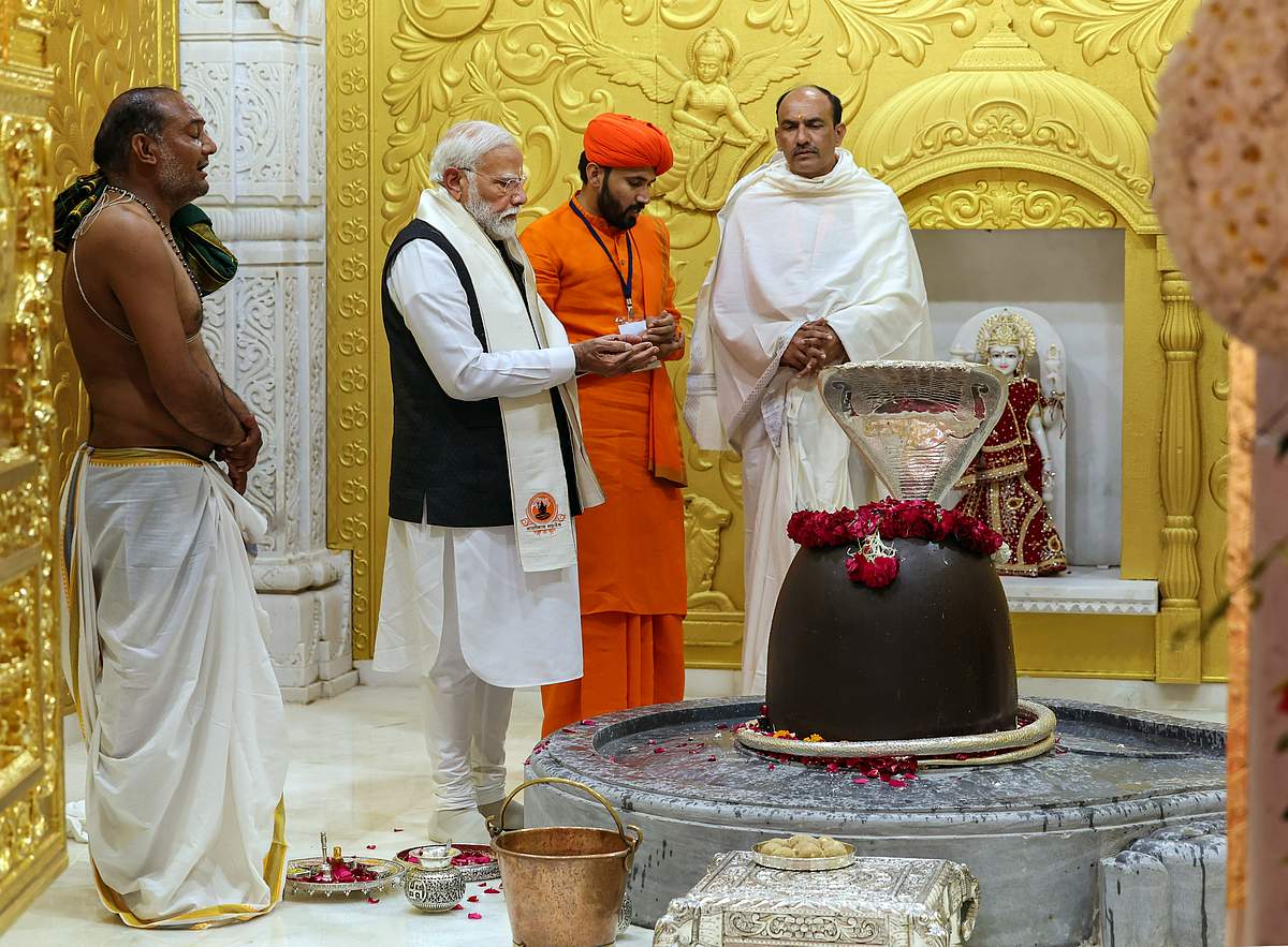 வாலிநாத் மகாதேவ் சிவாலயத்தில் பிரதமர் மோடி - புகைப்படங்கள்