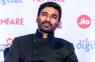 தள்ளிப்போகும் தனுஷ் - 50 வெளியீடு?