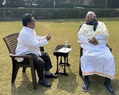 மல்லிகார்ஜுன கார்கேவுடன் தமிழக காங். பொறுப்பாளர் ஆலோசனை!