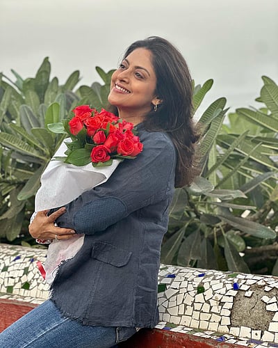 பூவே பூச்சூடவா..? இன்ஸ்டாவில் பழைய நாயகிகள்!