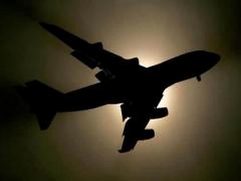 Small plane crashes