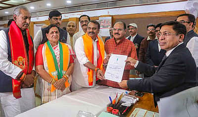 மாநிலங்களவைத் தோ்தல்:
சோனியா, நட்டா, எல்.முருகன் உள்பட 41 போ் போட்டியின்றித் தோ்வு