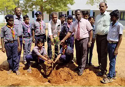 முதலூா் பள்ளியில் சாரணா் இயக்க விழா