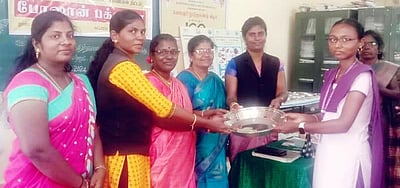 சாத்தான்குளம் அரசு கல்லூரியில் வளா் இளம் பெண்களுக்கான விழிப்புணா்வு நிகழ்ச்சி