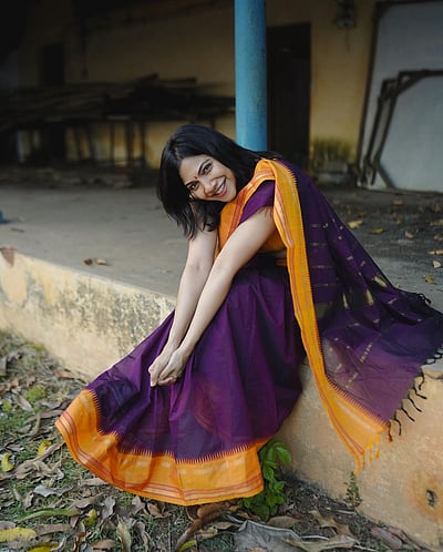 புடவையில் அசத்தும் மடோனா செபாஸ்டியன்!