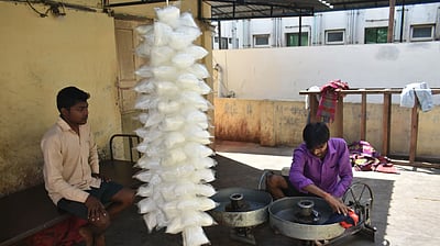 "வெள்ளை நிற பஞ்சு மிட்டாய்க்கு தடையில்லை"

