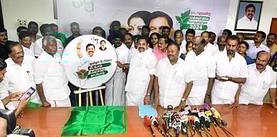 மார்ச் 1-ல் நட்சத்திரப் பேச்சாளர்கள் ஆலோசனைக் கூட்டம் : அதிமுக அறிவிப்பு