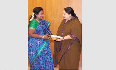 துணிந்து நின்றும் பணி செய்யலாம் என நிரூபித்தவர் ஜெயலலிதா: தமிழிசை புகழஞ்சலி!