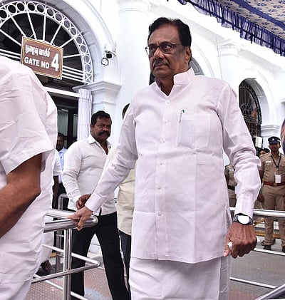 மகன் இறப்பு.. 34 ஆண்டுகளுக்குப் பின் எம்எல்ஏ.. ஈவிகேஎஸ் இளங்கோவன்!