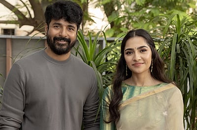 சிவகார்த்திகேயனுடன் இணைந்த கன்னட நடிகை: பூஜை புகைப்படங்கள்!