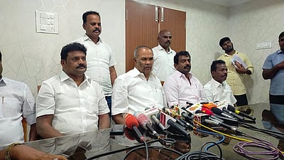 விஜயதரணியின் பதவி விலகல் கடிதம் ஏற்பு: பேரவைத் தலைவர் அப்பாவு