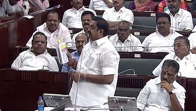 தமிழக சட்டப்பேரவையில் ஓபிஎஸ் இருக்கை மாற்றம்!