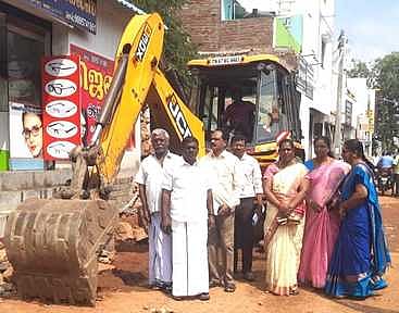 இளையரனேந்தலில் ரூ.99.50 லட்சத்தில் 
வாருகால் வசதியுடன் அணுகுசாலை