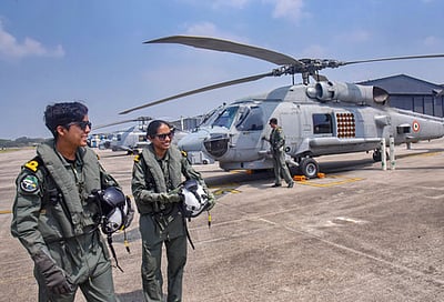 ‘எம்ஹெச்60ஆா் ஹெலிகாப்டா்’ இம்மாதம் கடற்படையில் இணைப்பு