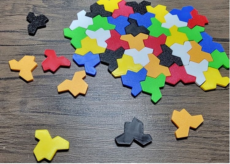 'அயின்ஸ்டின்' - வடிவம் திரும்பா தளக்கல்