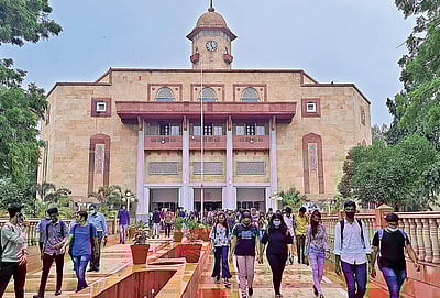 குஜராத் பல்கலையில் வன்முறை: வெளியான விடியோ உண்மையா?