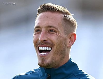 பிரபல வேகப் பந்துவீச்சாளருக்கு பதிலாக மாற்று வீரரை அறிவித்த மும்பை இந்தியன்ஸ்!