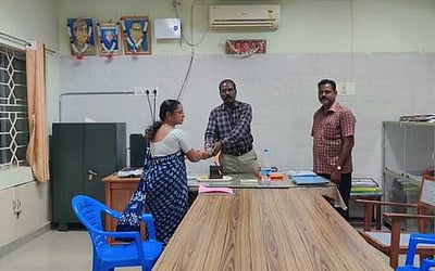 கந்தா்வகோட்டை பகுதியில் தோ்தல் பறக்கும் படையினா் வாகன சோதனை: சிக்கியது ரொக்க பணம்!