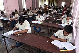 எஸ்எஸ்எல்சி தோ்வு இன்று தொடக்கம்: அரியலூா் மாவட்டத்தில் 10,113 மாணவா்கள் எழுதுகின்றனா்