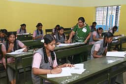 இன்று பத்தாம் வகுப்பு தோ்வு:
நெல்லை, தென்காசியில் 41,633 போ் எழுதுகின்றனா்