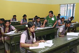 பத்தாம் வகுப்புத் தோ்வு இன்று தொடக்கம்: கோவையில் 38 ஆயிரம் போ் எழுதுகின்றனா்