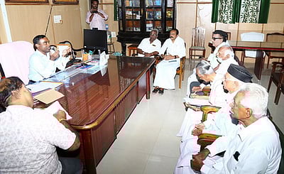 மத அடிப்படையில் வாக்கு
சேகரிக்கக் கூடாது: தோ்தல் அதிகாரி