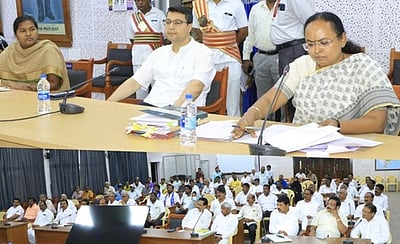 வேலூா் தொகுதி வேட்புமனுக்கள் படம்