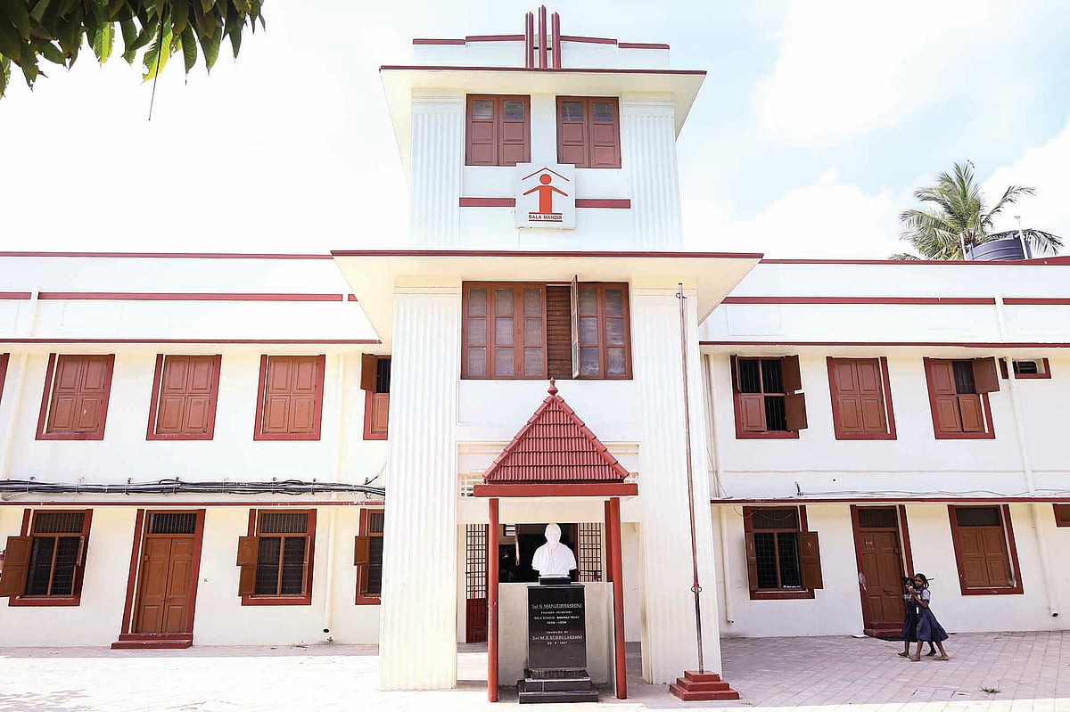 பாலமந்திர் என்றொரு தாய்மடி