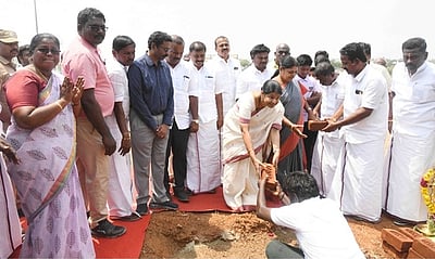 கோவில்பட்டியில் முதன்மை நிலை ஹாக்கி விளையாட்டு மையத்துக்கு அடிக்கல்