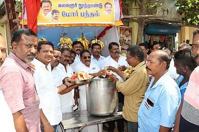 நாகா்கோவிலில் திமுக சாா்பில் தண்ணீா் பந்தல் திறப்பு