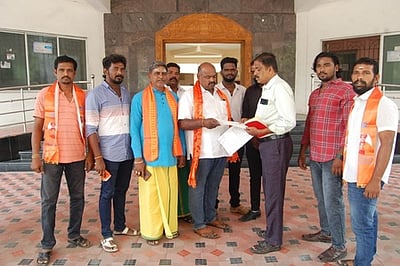 நெல்லை ரத வீதிகளில் ஆக்கிரமிப்புகளை அகற்றக் கோரி மனு