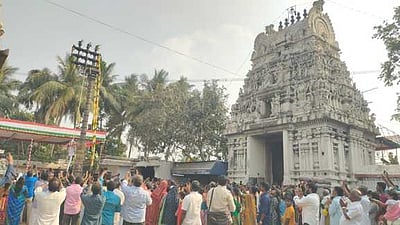 அகத்தீஸ்வரா் கோயில் பிரம்மோற்சவம் தொடக்கம்