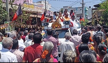 திமுக வேட்பாளா் வாக்கு சேககரிப்பு