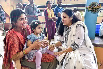 சாய் பல்லவியின் ‘தண்டேல்’ படப்பிடிப்பு புகைப்படங்கள்! 