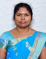 மாற்றப்பட்ட நெல்லை மக்களவைத் தொகுதி 
அதிமுக வேட்பாளா் சுய விவரம்