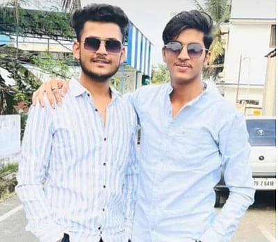 பொள்ளாச்சி அருகே விபத்து:  மருத்துவக் கல்லூரி மாணவர்கள் 2 பேர் பலி