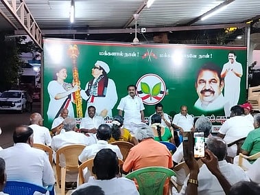 அதிமுக பொதுச் செயலருக்கு
தென்காசியில் சிறப்பான வரவேற்பு அளிக்க முடிவு