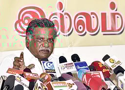 இந்திய தோ்தல் ஆணையம்
சுதந்திரமாக செயல்படவில்லை:
ஆா். முத்தரசன்