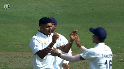 ரஞ்சிக் கோப்பை அரையிறுதி: 146 ரன்களில் ஆட்டமிழந்த தமிழ்நாடு; மும்பை ஆதிக்கம்!