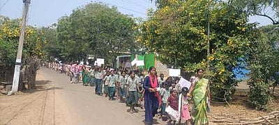 பாண்டியாபுரத்தில் மாணவா் சோ்க்கை விழிப்புணா்வு பேரணி