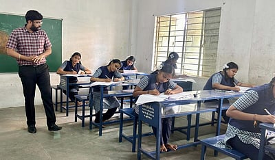 பிளஸ் 1 தோ்வு: கடலூா் மாவட்டத்தில் 30,771 போ் எழுதினா்