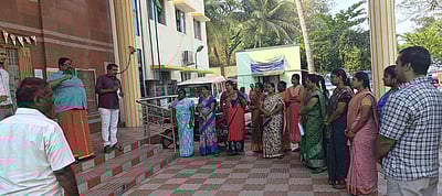 வெளிநடப்பு போராட்டம்...