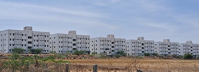 3 ஆண்டுகளாக திறக்கப்படாத குடிசை மாற்று வாரிய குடியிருப்புகள்