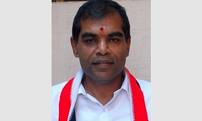 அதிமுக வேட்பாளா் கூடுதல் வேட்புமனு தாக்கல்